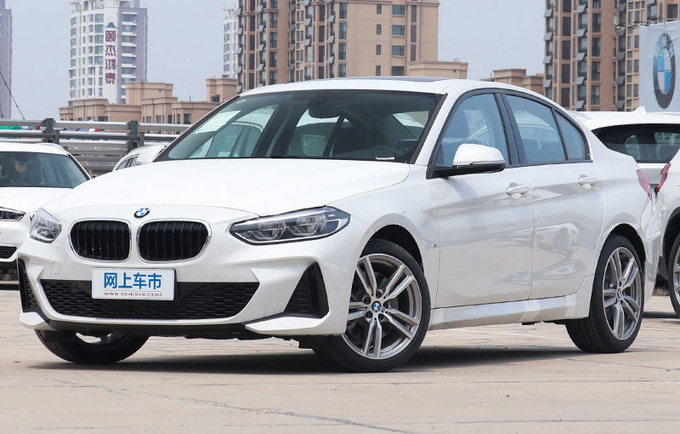 宝马新1系配置曝光20t减配网友逼着我买15t三缸吗