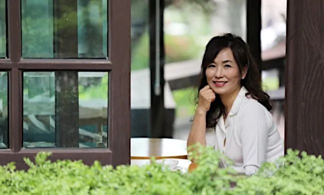 她是富家千金,却花10年揭露性侵真相_凤凰网知之_凤凰网