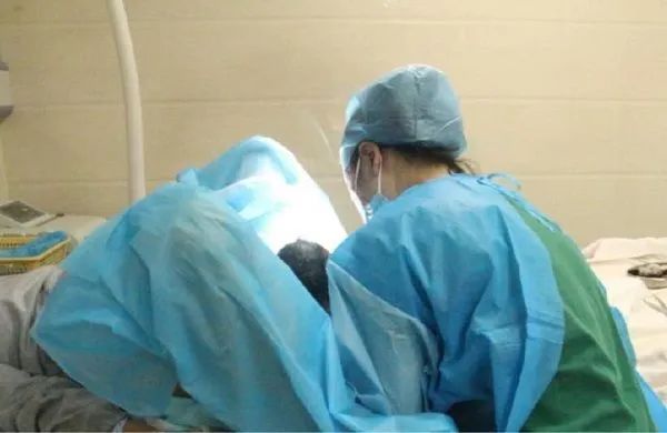 顺产“开十指”，宫口能开多大？想快速开宫口，用这些方法就对了__凤凰网