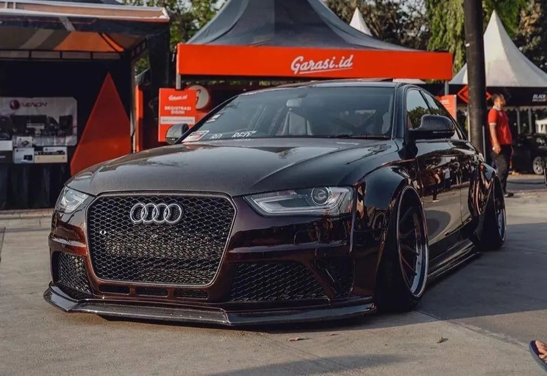 谁说玩姿态就不能跑低趴宽体奥迪a4移植rs5v8引擎