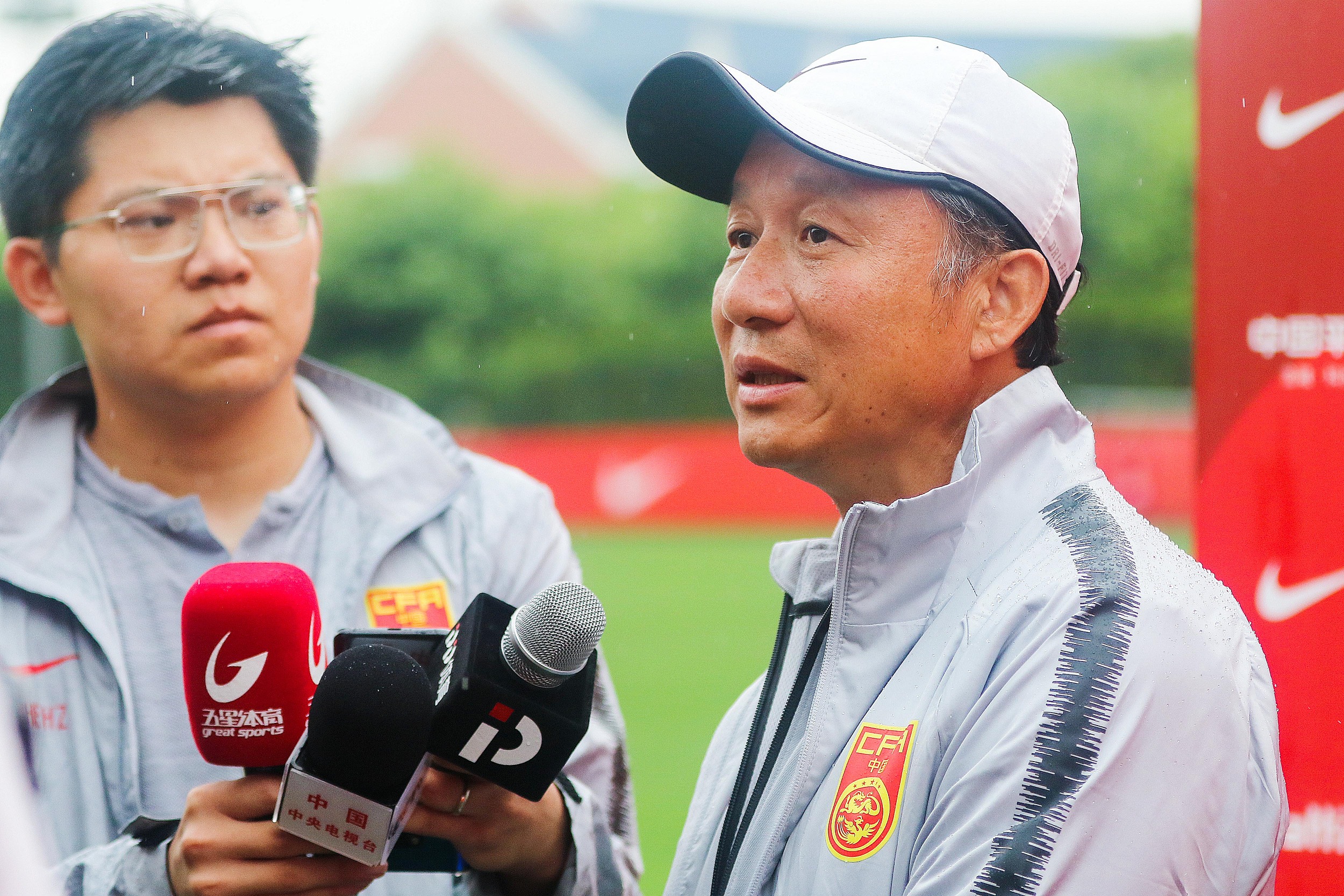 国青队主帅成耀东.