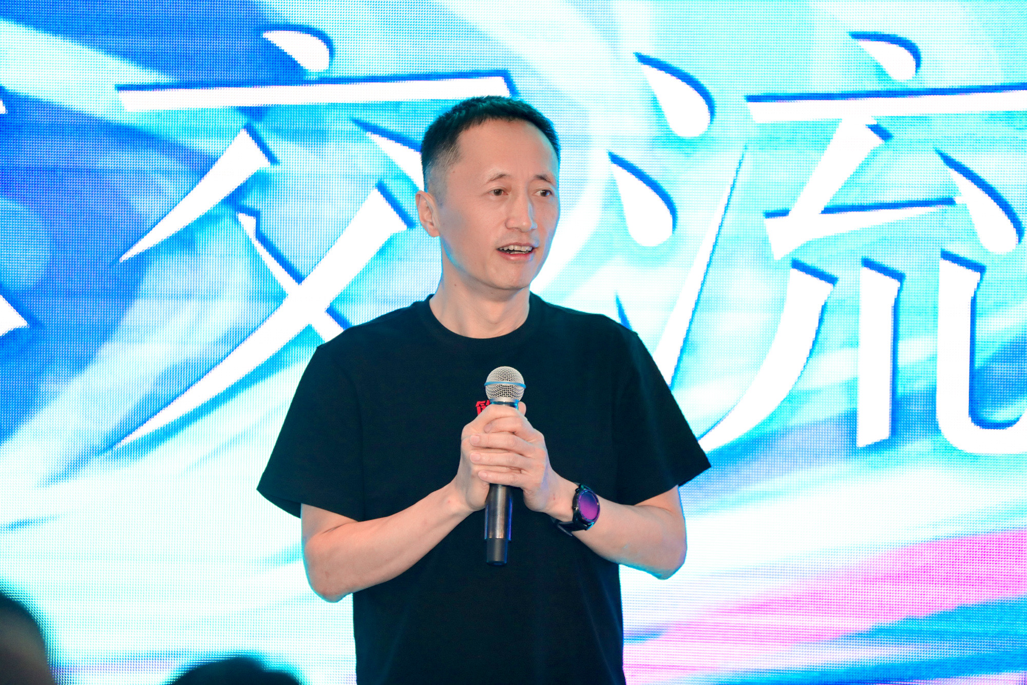 郁亮:万科要讨好年轻人,并准备在房地产赛道一根筋地发展下去_凤凰网