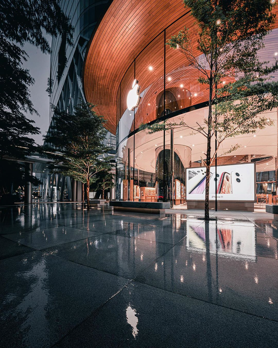 苹果最新曼谷旗舰店开幕,360度环形玻璃幕墙,再次刷新零售空间设计