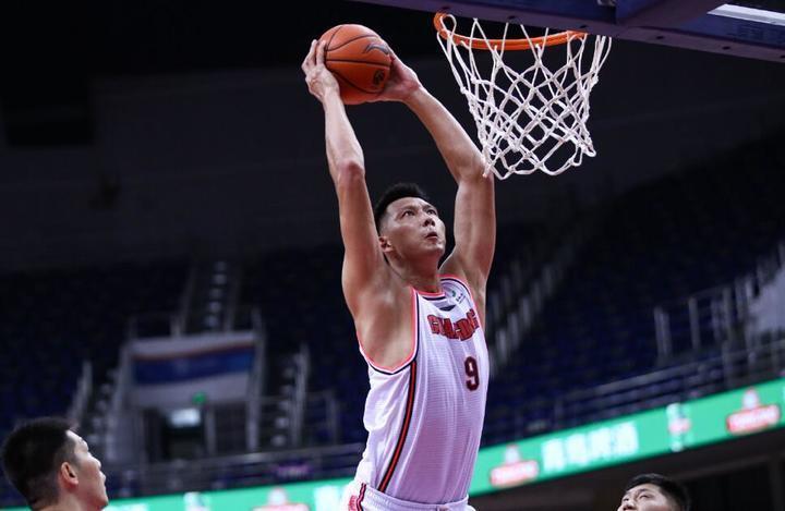 Cba伤病报告 易建联需24周康复 丁彦雨航还需5周 凤凰网