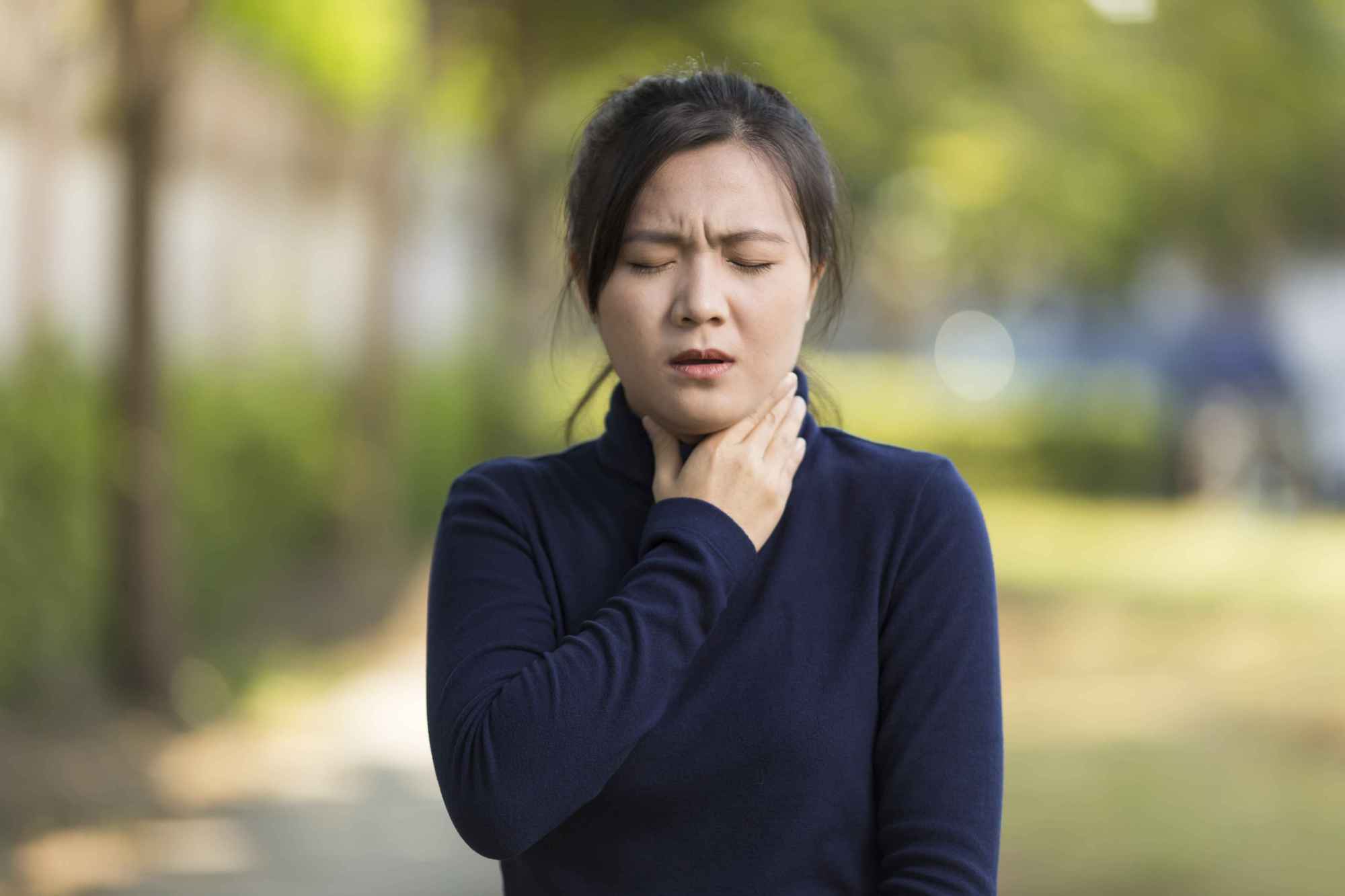 老是喉咙痛是上火了吗坦白说这五种疾病是经常喉痛的源头