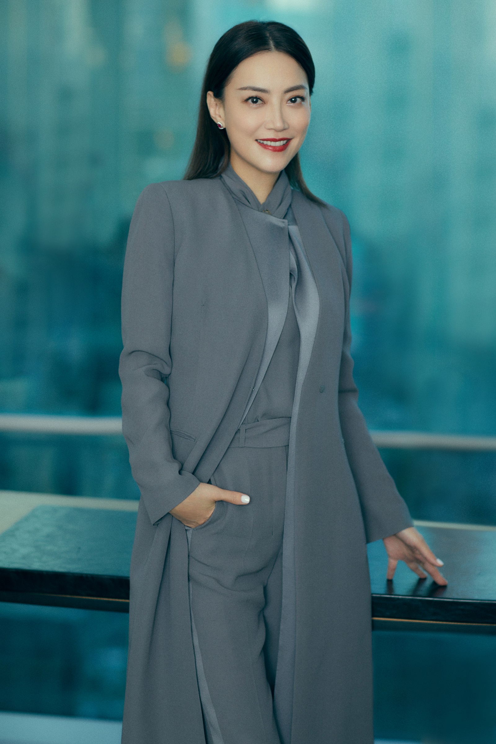 霍汶希荣获"年度态度女性",解读独立女性的魅力__凤凰网