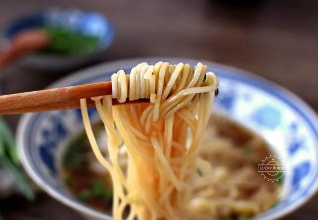 今天我要分享一道红汤面