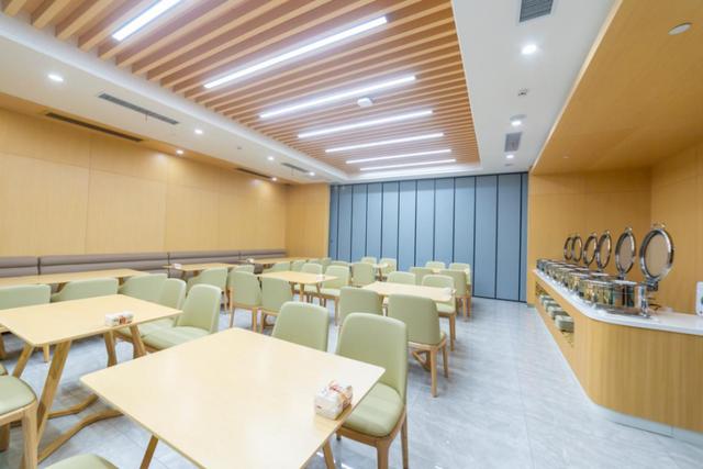 湖南妇女儿童医院舒适的专家餐厅一角】