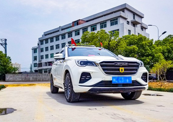 捷途x70的改装案例还是比较少的,毕竟这台车的整体素质比较高,而且