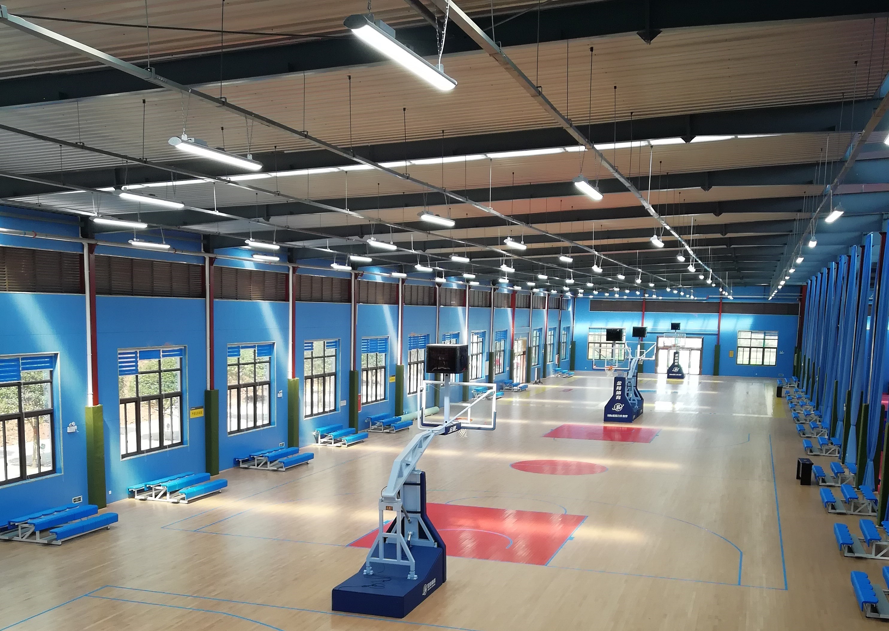 什么是专业的篮球场专用灯?__凤凰网