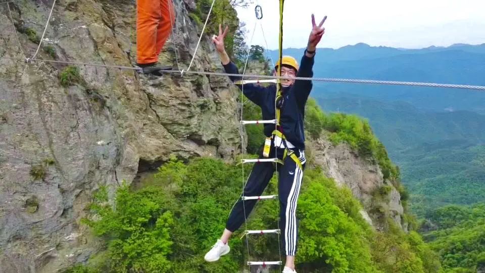 大觉山飞拉达攀岩图片