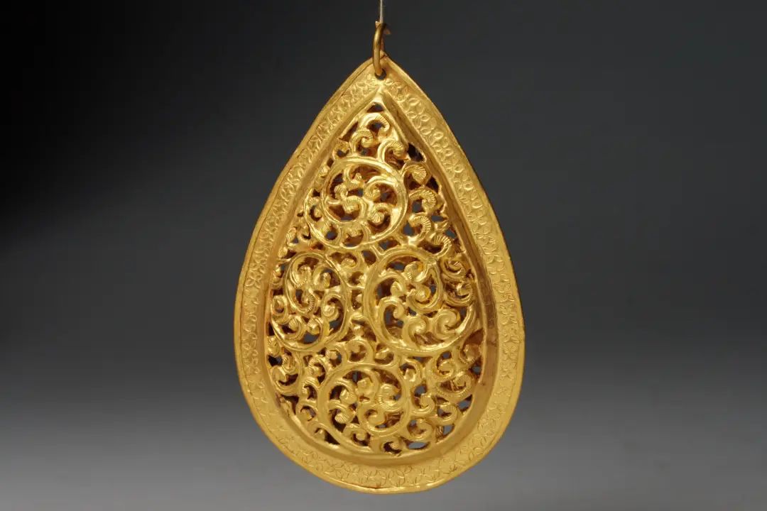 金霞帔坠 南宋 浙江湖州三天门南宋墓出土 湖州市博物馆藏