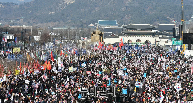 韩国牧师 将为祖国献出生命 把文在寅拉下台 凤凰网