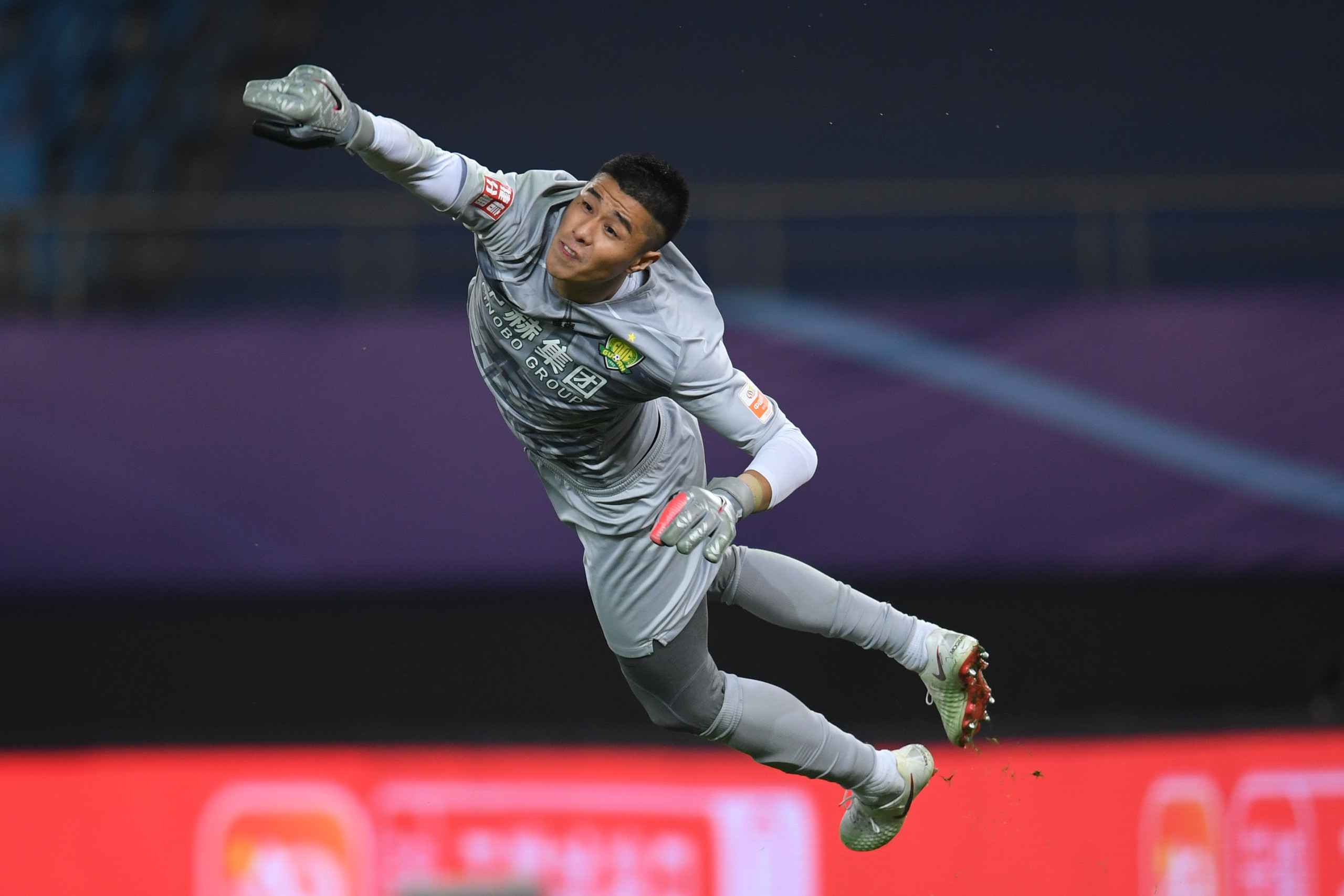 国安门将侯森当选全场最佳4次成功扑救力保城门不失