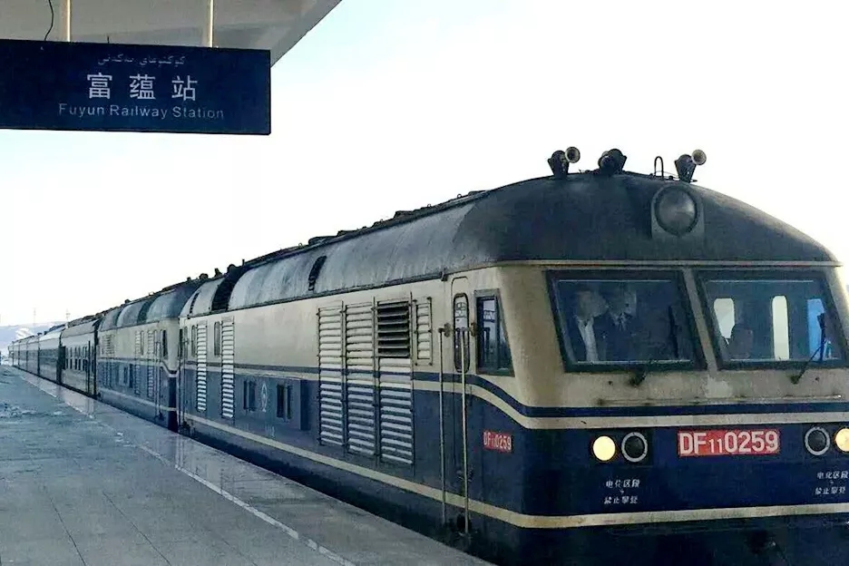 由中铁一局新运公司承建的阿富准铁路富蕴至准东段正式开通了,可以