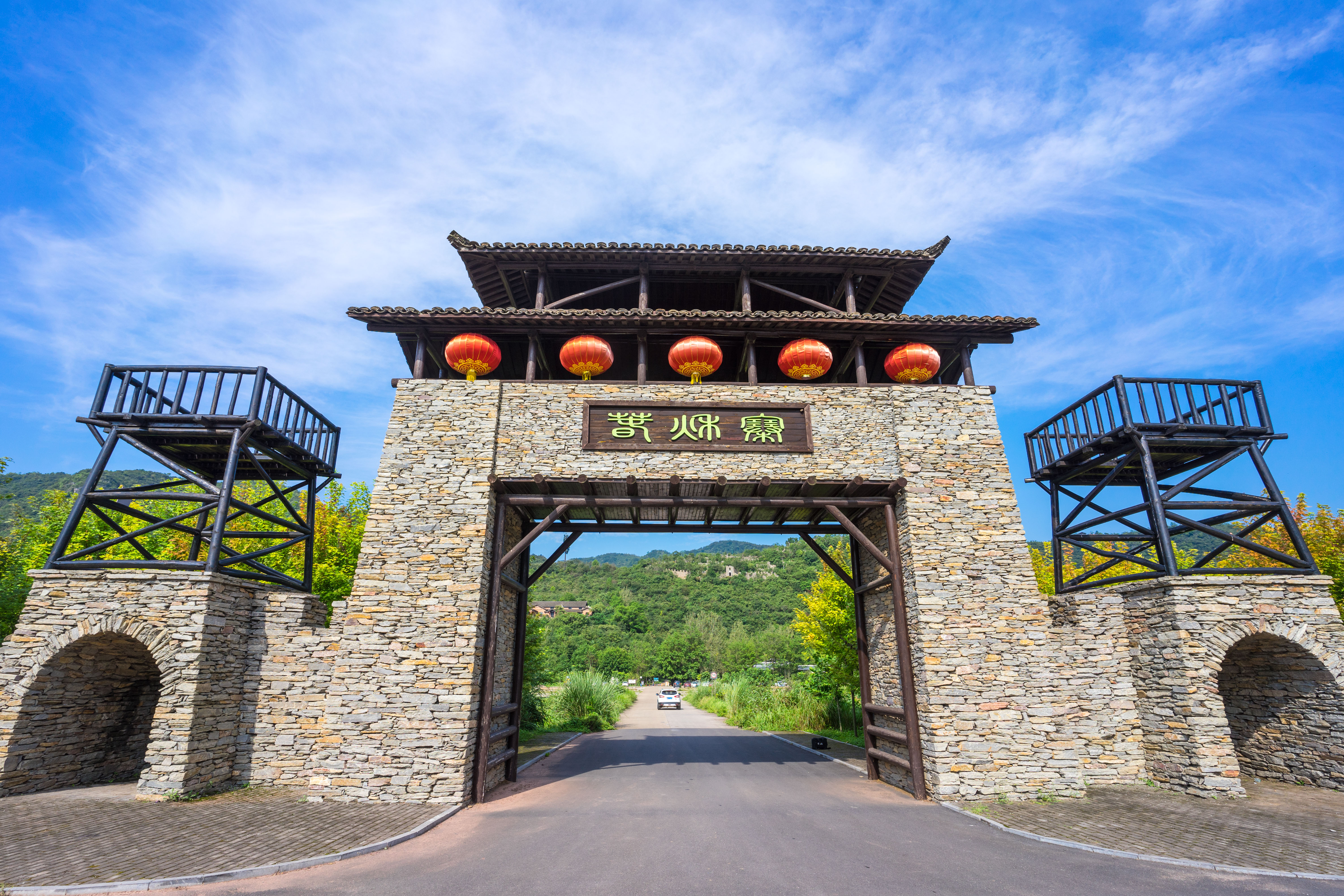 襄阳有一座千年古山寨,关羽曾经在这里夜读春秋,颇为壮观