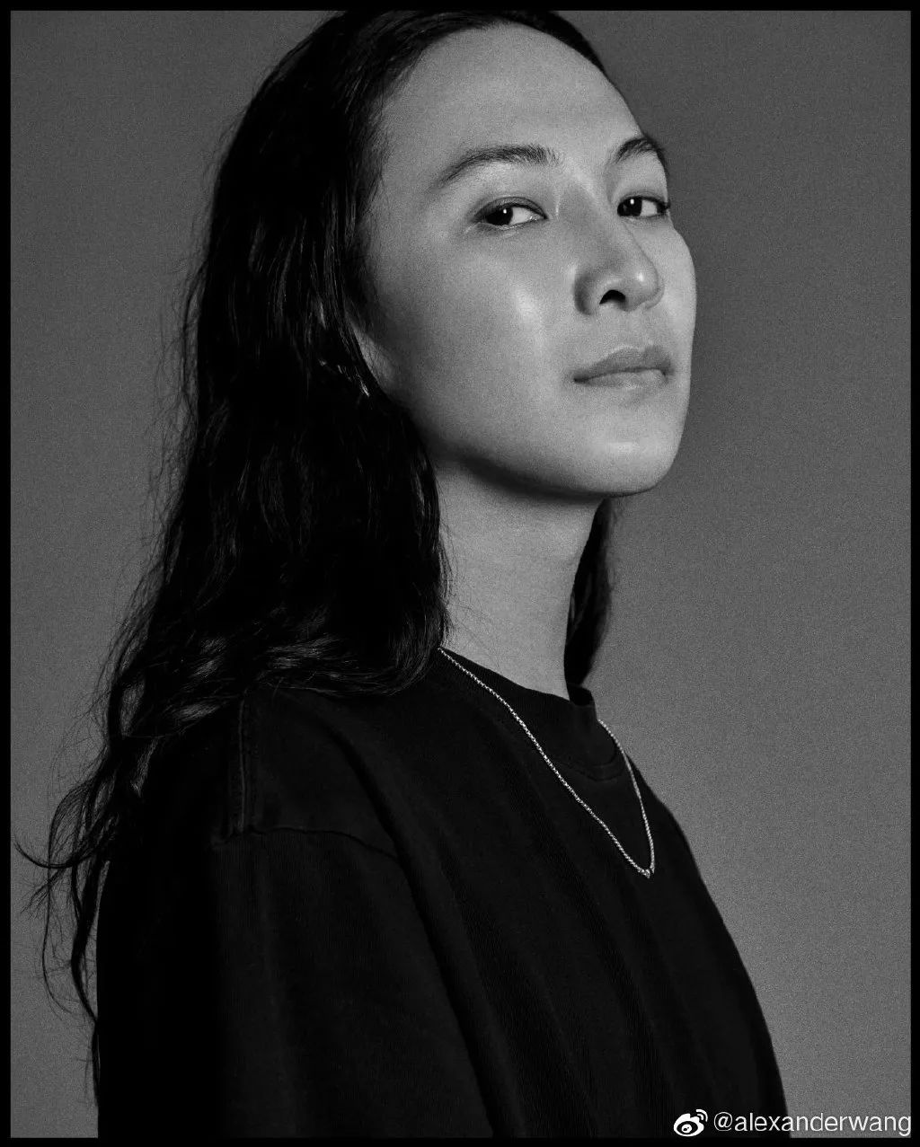 走进15周年的alexanderwang，用个人美学重新定义时髦手机