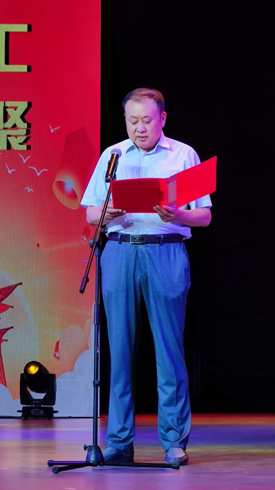 中国人民解放军国防大学副政委,全国人大常委会农委委员—李殿仁中将