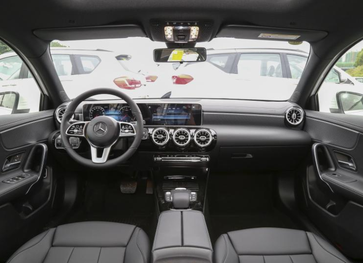 增1025英寸中控屏北京奔驰a180l新增车型上市售2328万元