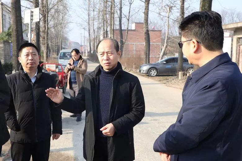 商城县县委常委,组织部长裴军实地督导河道治理工作