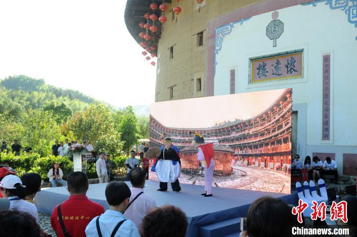 福建土楼（南靖）景区游客有序参观