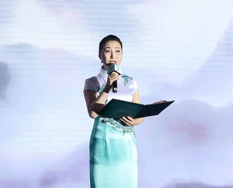 代雨东诗词朗诵音乐会震彻上海滩