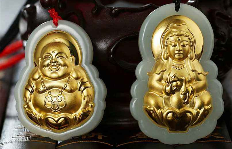 戴饰品讲究男戴观音女戴佛内行人说有些人得反着来