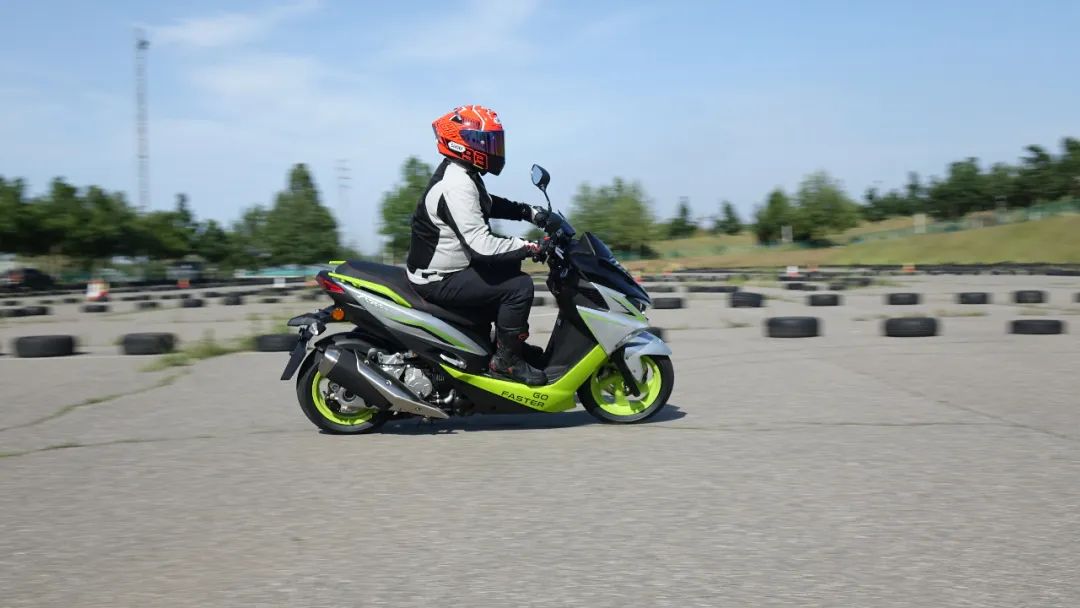 15980元前后abs的草蜢150青春版上市