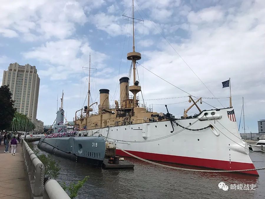 马尼拉湾的炮声 :美国海军奥林匹亚号防护巡洋舰游记