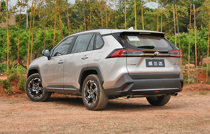 丰田新出的中型suv不到25万就能买越野能力堪比路虎
