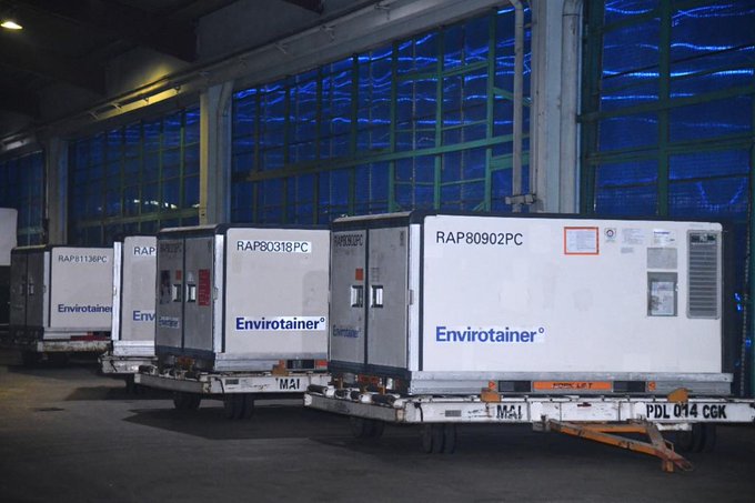 印尼从中国获得首批新冠疫苗 总统亲自宣布喜讯