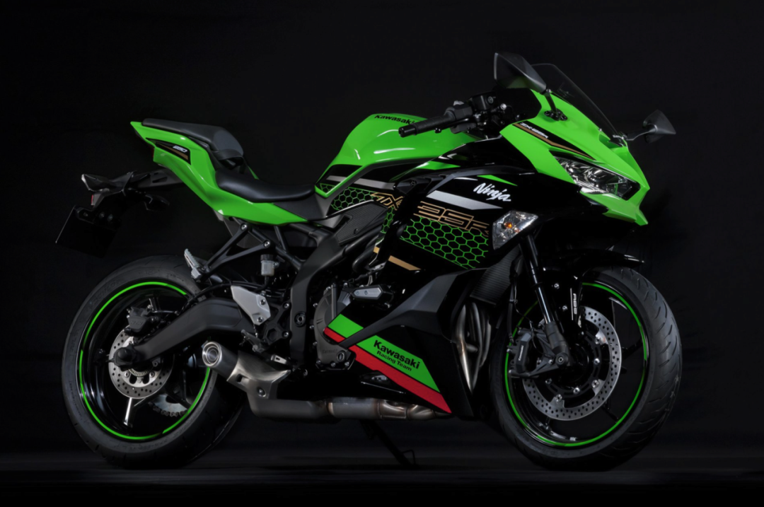 51匹马力的四缸250川崎zx25r国外正式发布约人民币466万元