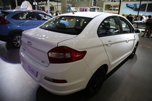 奇瑞eq2纯电驾校车,搭载高效能三元锂电池,电池壳体采用轻量化结构