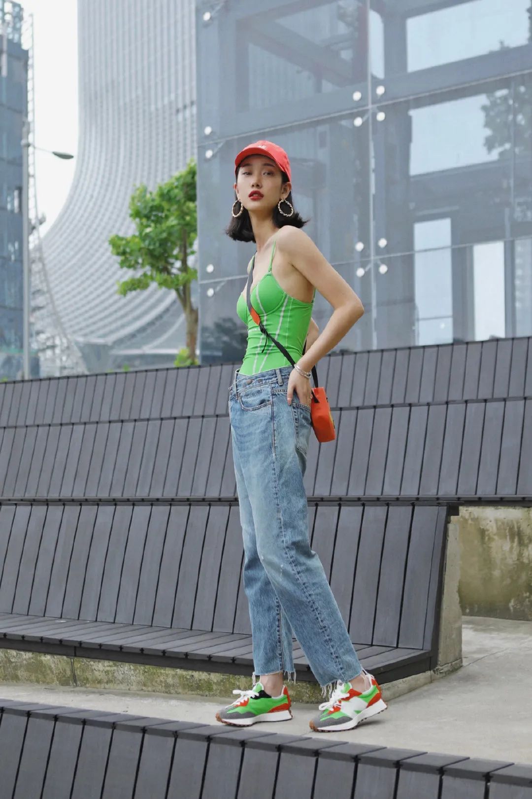 首位走上ck大秀的国模被嘲太胖退圈做rapper网友你们对胖有什么误解