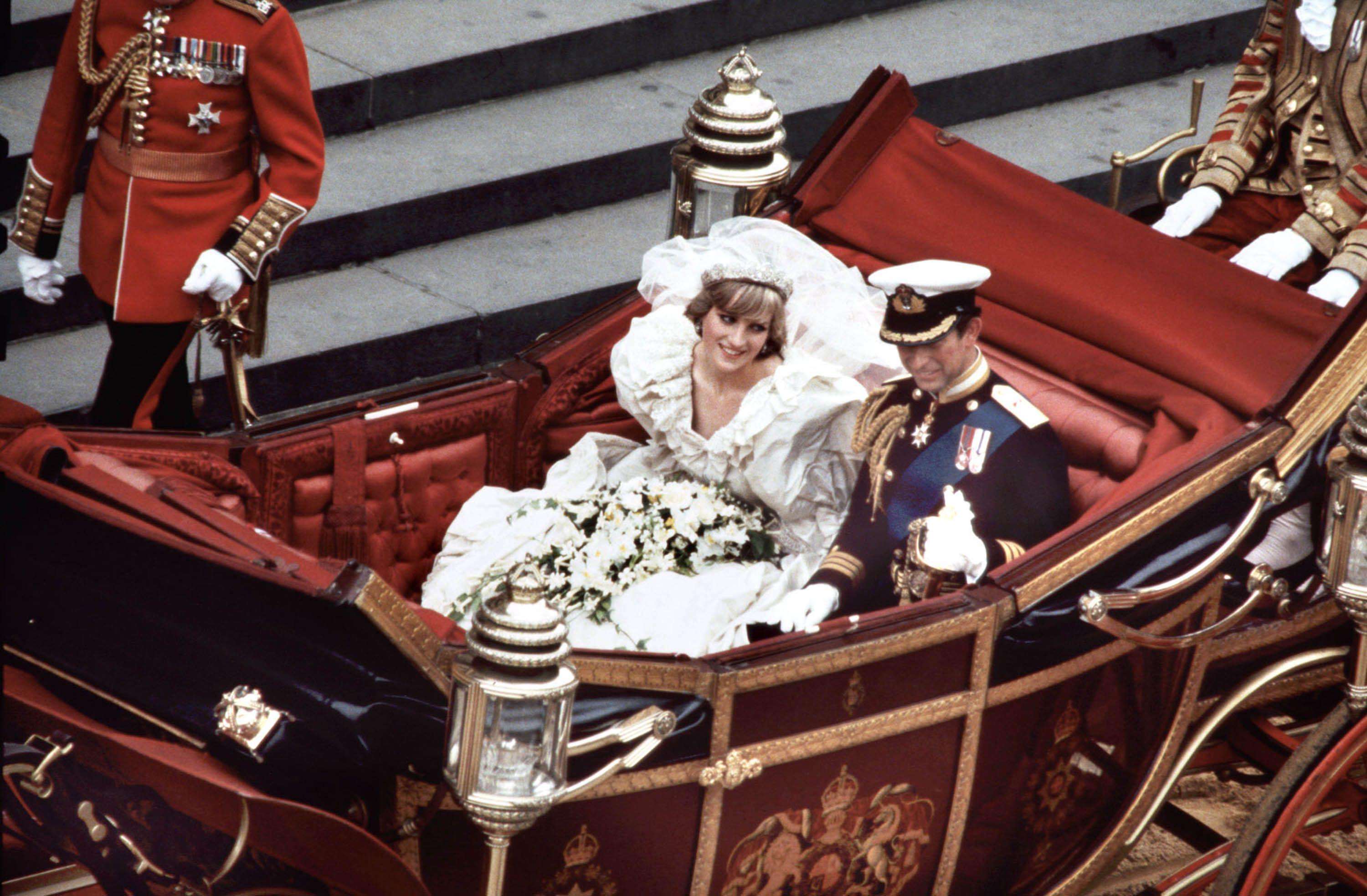 戴安娜王妃去世20年，被人怀念了20年|王子|查尔斯|哈利_新浪新闻