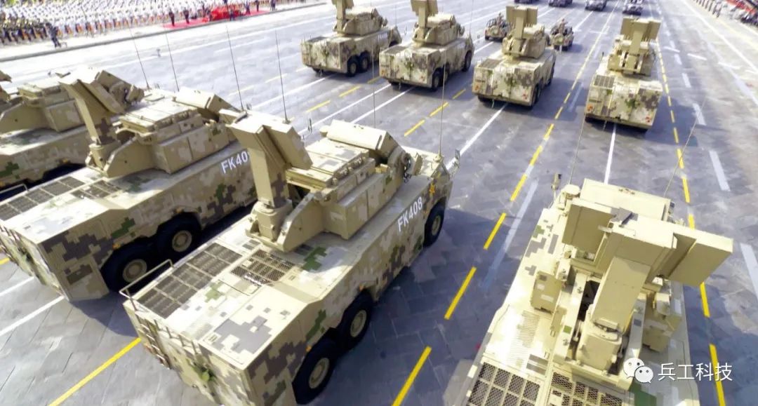 它是在红旗17(国产化"道尔"m1)基础上改进的新型防空导弹,换装了轮式