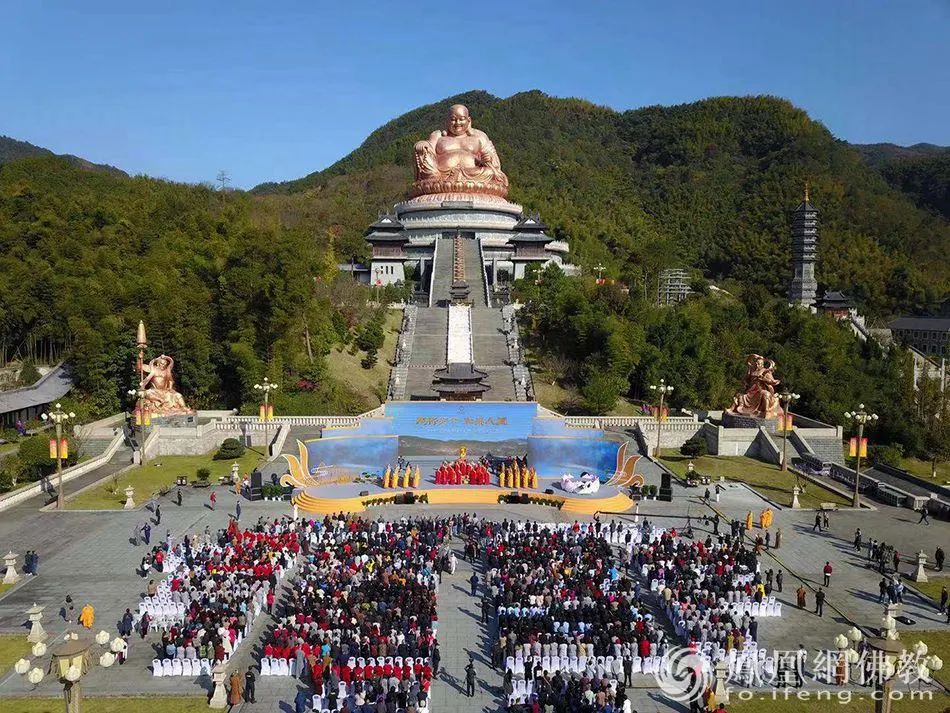 往届雪窦山弥勒文化节盛况(图片来源:凤凰网佛教)