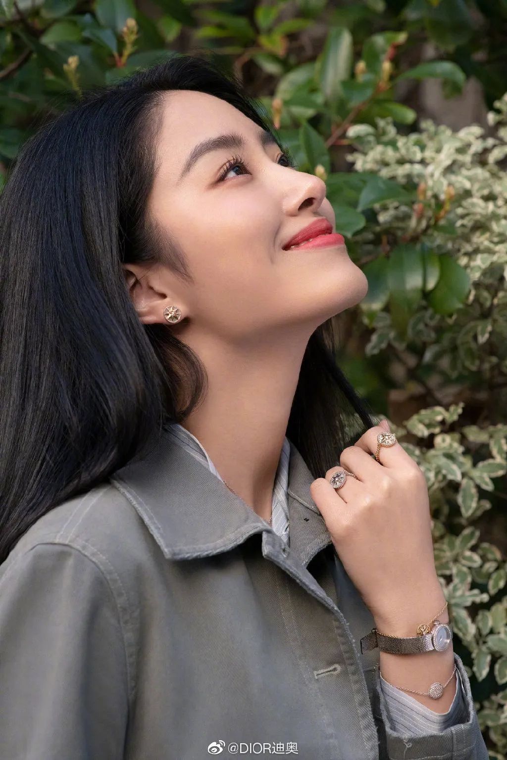 当杨采钰努力营业后我追的美妆博主又多一位