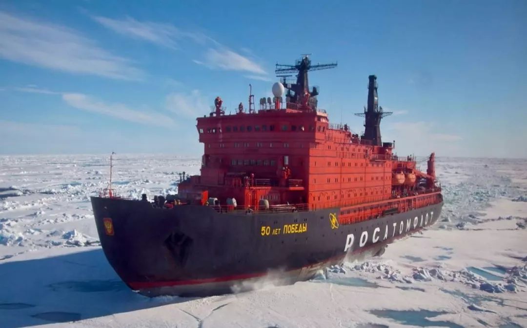而寒冷的俄罗斯,更是建造了一艘可以达到 北极点的破冰船,一张船票的