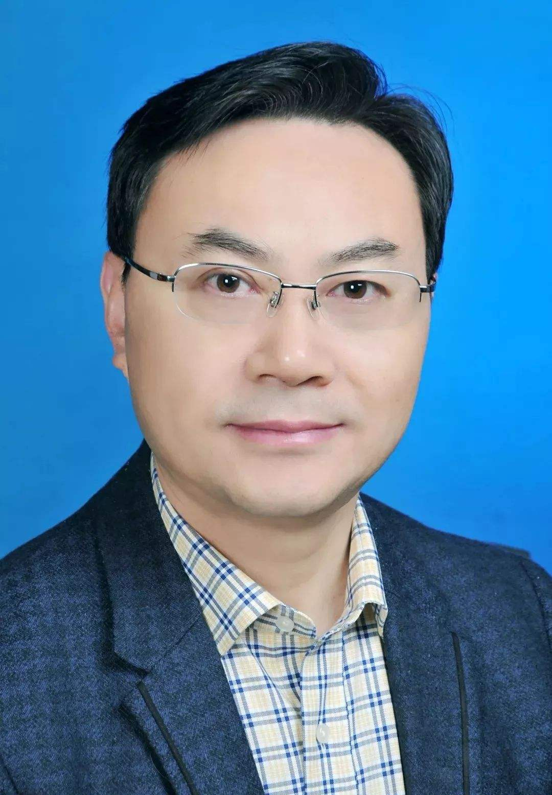 人物简介: 刘仲华,1965年生,中国工程院院士,湖南农业大学学术委员会