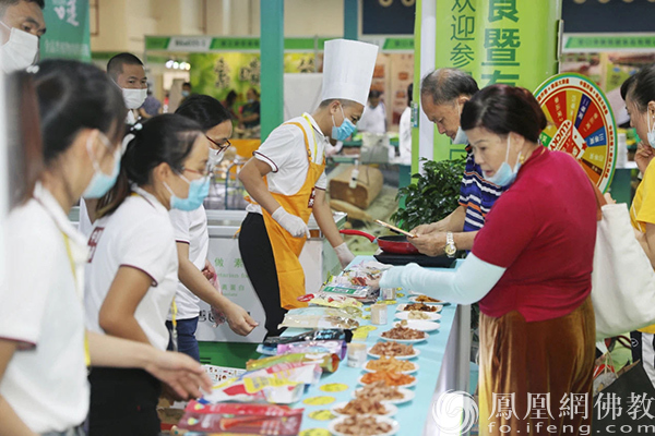 齐善素食在厦门佛事用品展的现场(图片来源:凤凰网佛教 齐善供图)
