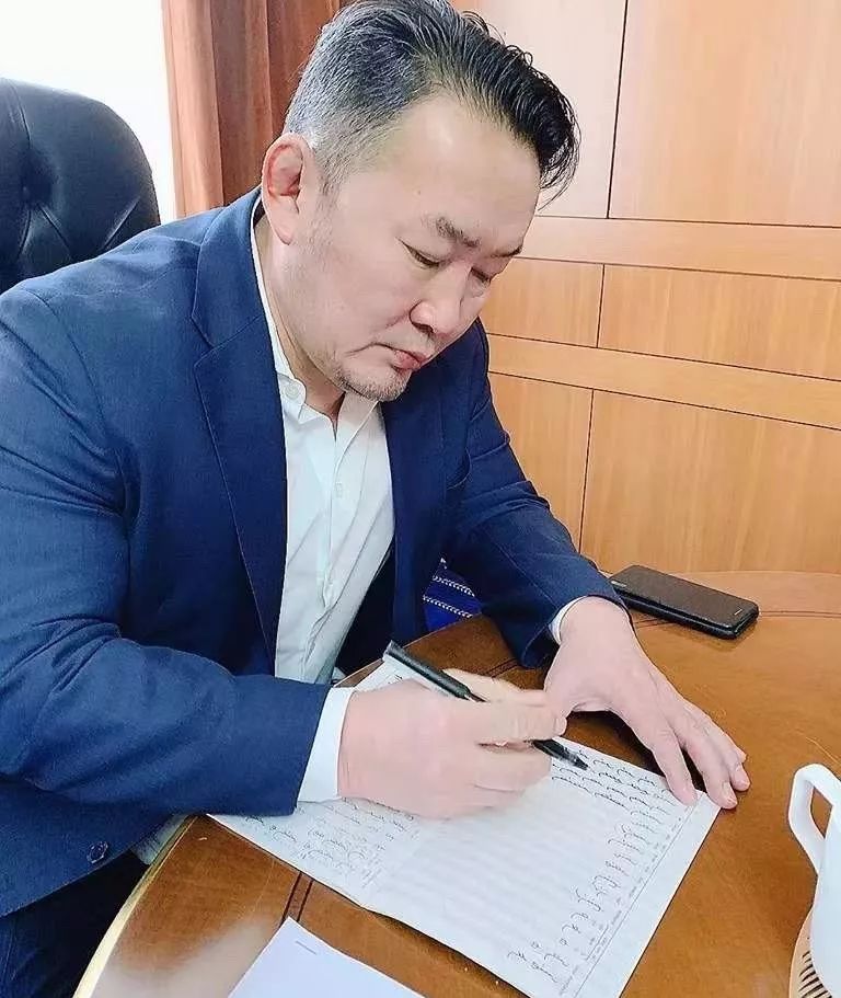 3万只羊刷屏蒙媒高度评价巴特图勒嘎总统访华成果称已开始隔离