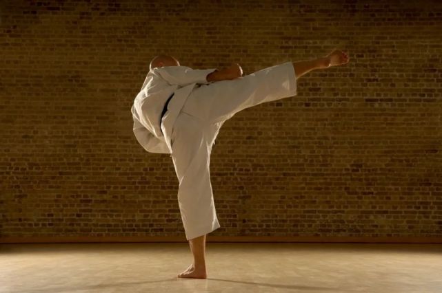 穿过"限购"的:深圳无影手!__凤凰网