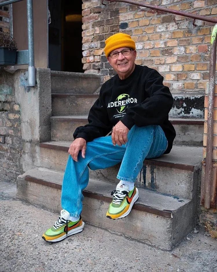 74岁最潮爷爷爆红秒杀小鲜肉100万人在线追更这就是我想象中老了的