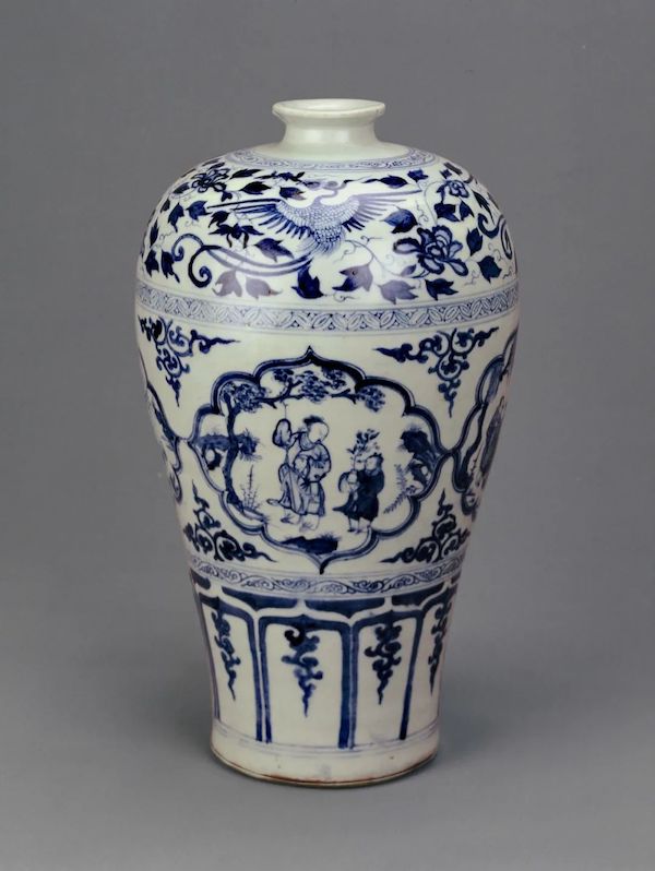 武汉博物馆收藏的这件青花四爱图梅瓶是我国元代青花瓷器艺术的杰出