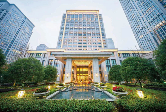 图/位于泛海城市广场一期的武汉汉口喜来登大酒店,其是武汉cbd开业的