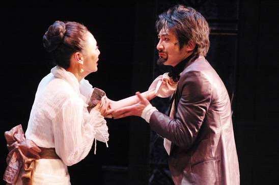 "摔"活(火)了的小人物 | 对话郭京飞