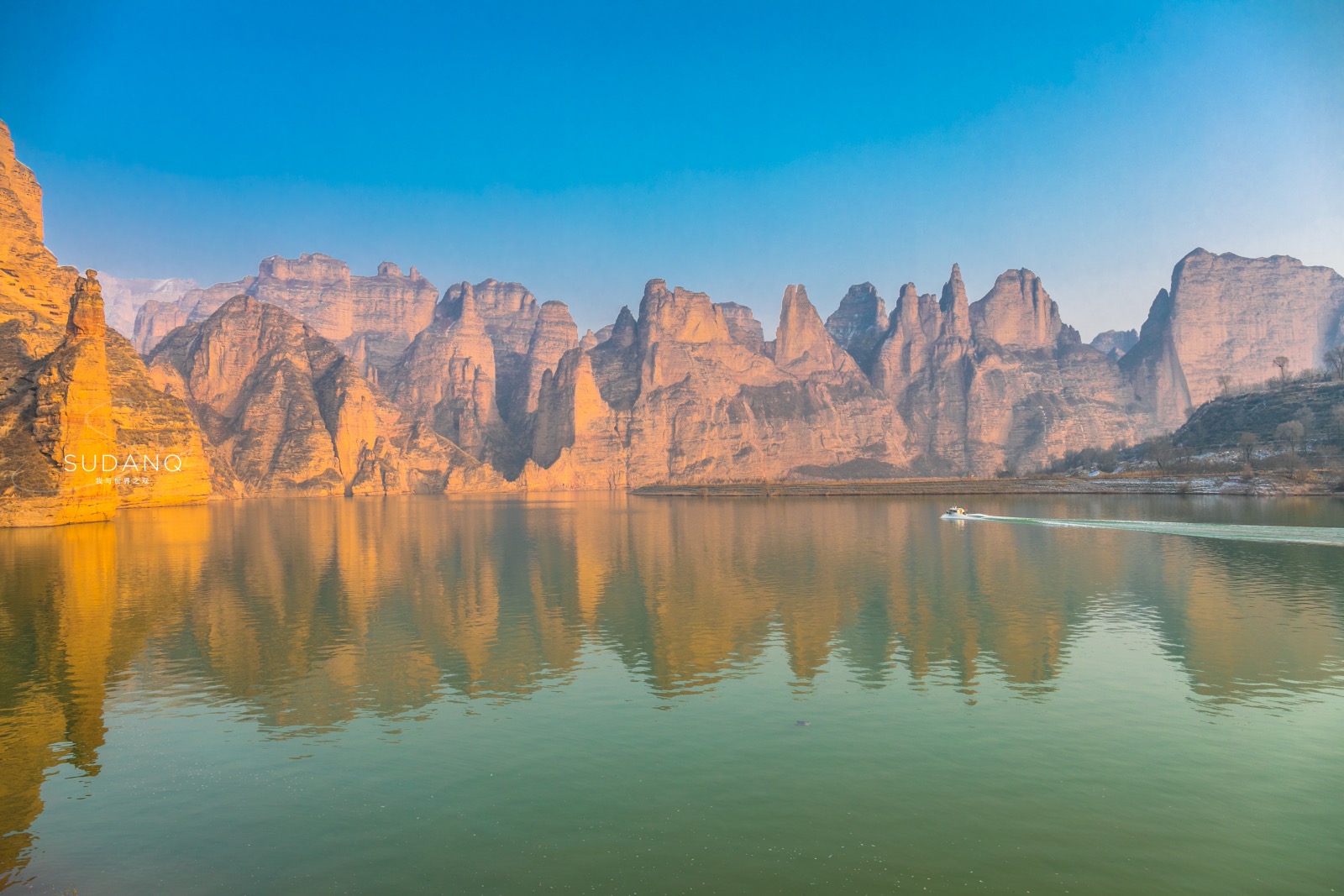黄河三峡中藏有古迹迄今1600余年堪称中国唯一早期石窟