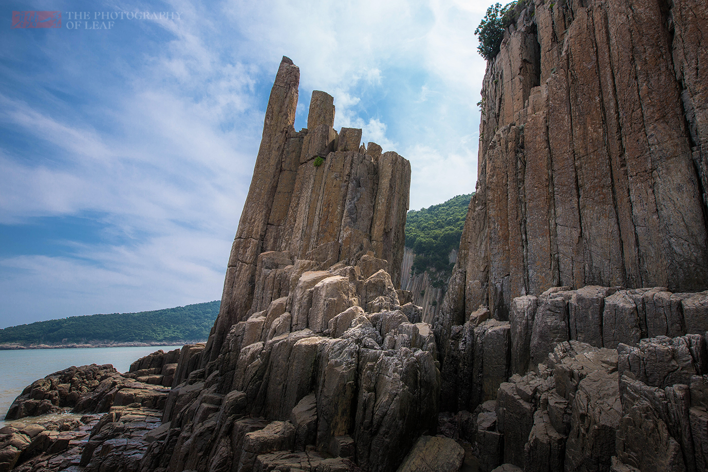 浙江一处海蚀奇景成千上万巨型石柱整齐地插在海面上世界罕见