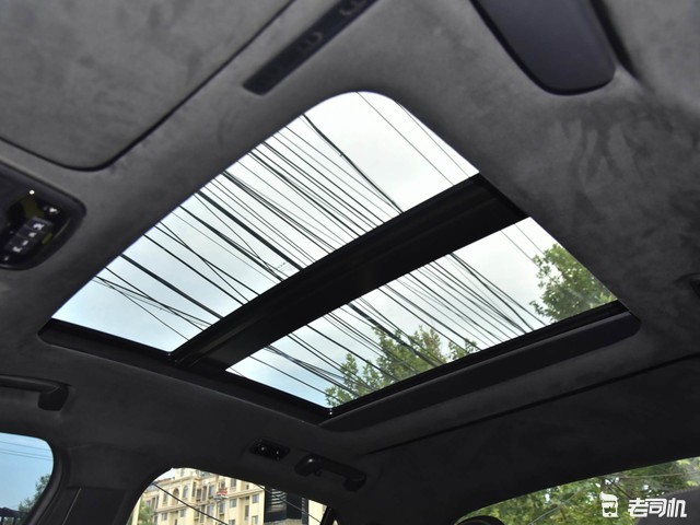 专为"颜值控"而来的紧凑型车 小哥带你看领克03